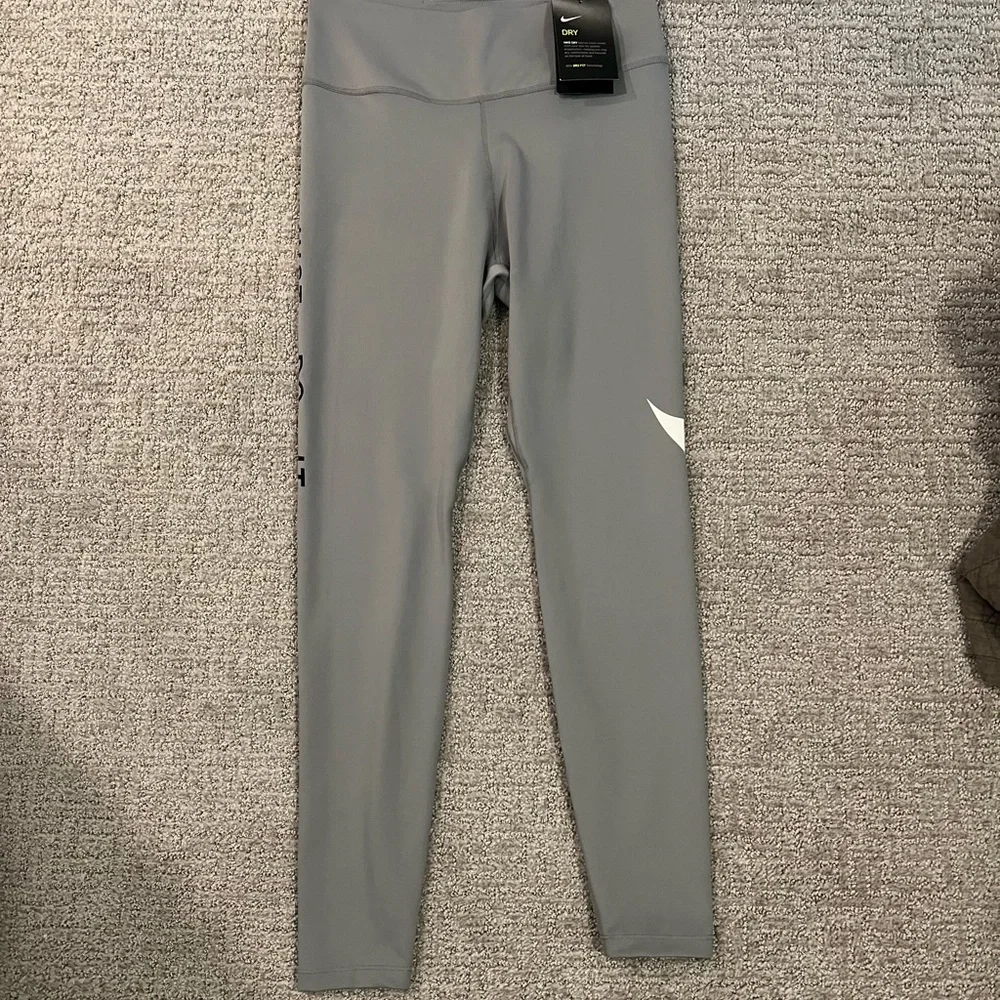 Nike Women's 7/8 Swoosh Running Leggings - DB4374-073 - Medium